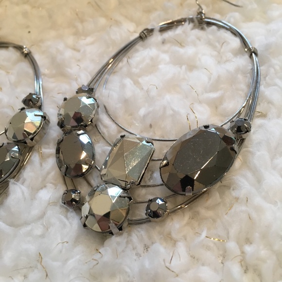 Silver Dangling Fashion Earrings - Picture 3 of 6